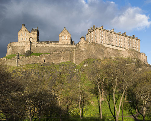 Looking at the western defences from Castle Terrace