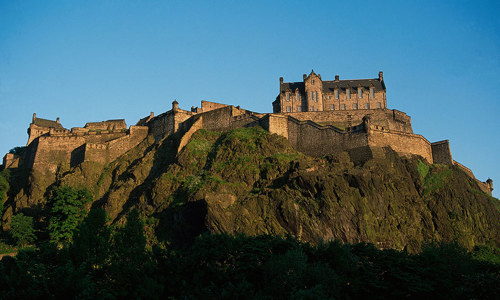 General view of Edinburgh Castle from Princes St